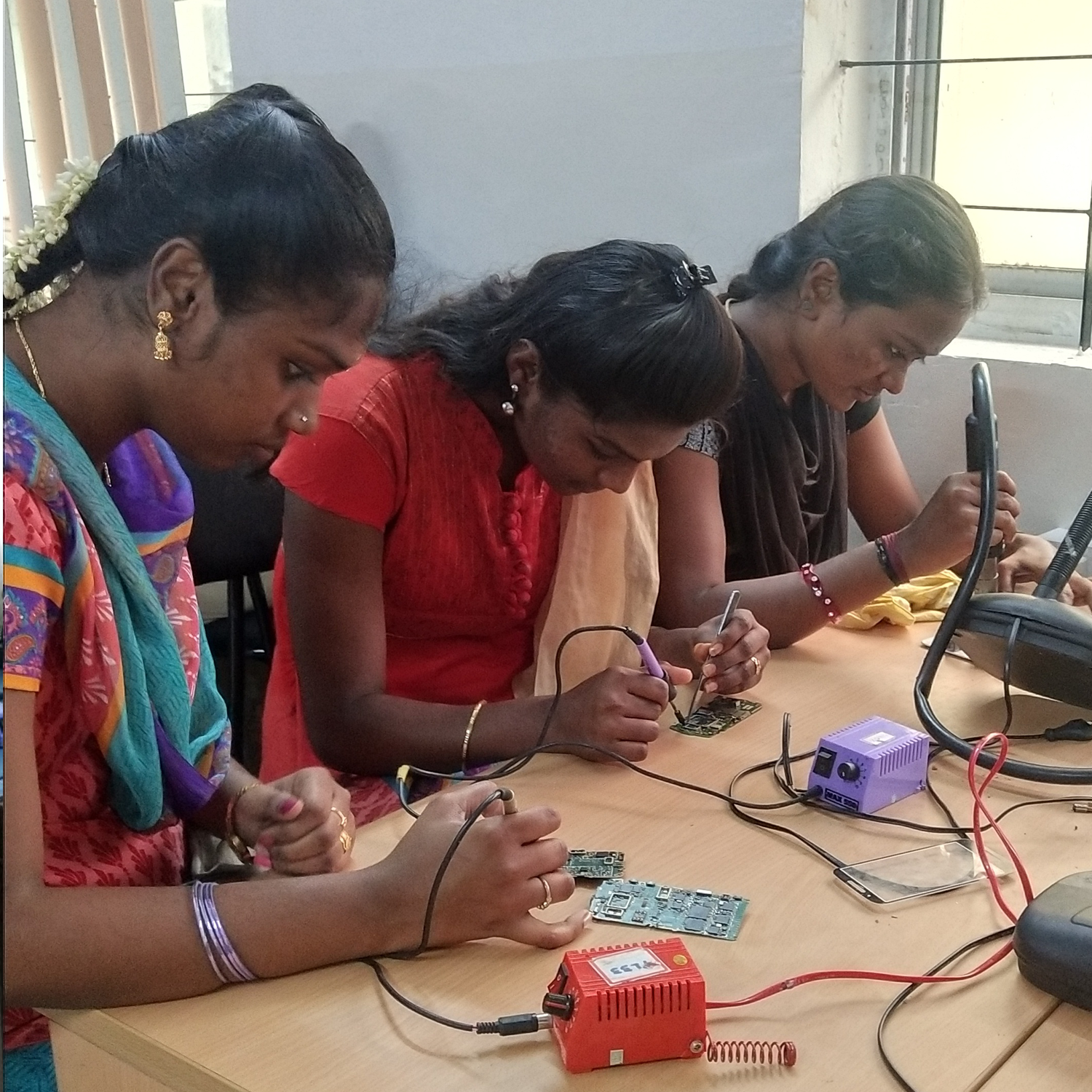 TRAINING TECHNICIANS